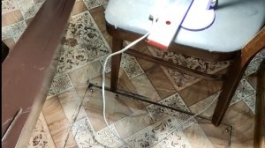 Как защитить входную дверь,чтоб кошки не царапали.