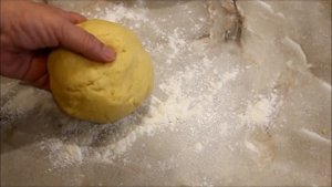 Корзиночки из песочного теста с белковым кремом