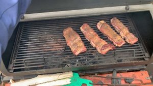 Говяжьи рёбра в смокере