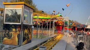 Гусеница в парке Сказка