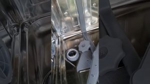 Добавление соли в посудомоечную машину