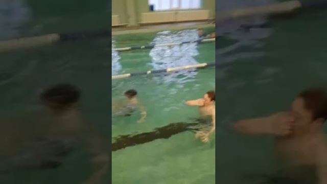 Данил  кувырок в воде