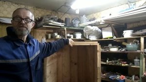 Деревянная медогонка готова к работе.