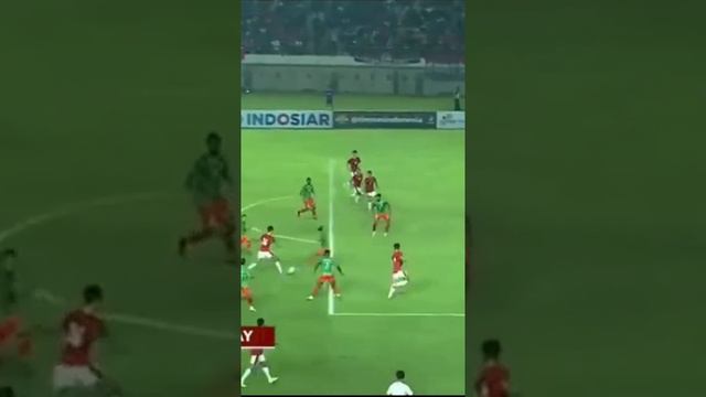 menurut kalian off/onside ?? kalo onside gol lilipaly nih🥺