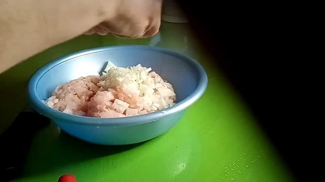 Рубленные куриные котлеты. Очень вкусные смотреть онлайн