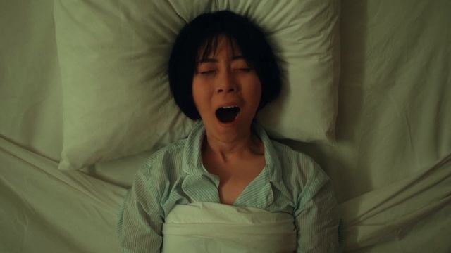 Можно спать только так! И ничего болеть не будет. Сон, как у младенца, смотреть онлайн