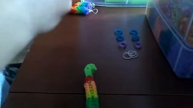 Брелок перышко из резинок смотреть онлайн