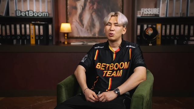 Как Torontotokyo справляется с ТИЛЬТОМ? | FISSURE смотреть онлайн