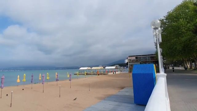 ХОДИМ В МАЙКАХ - ЖАРА В ГЕЛЕНДЖИКЕ. ВОТ И ЛЕТО ПРИШЛО ? #геленджик #жизнь #море #блог смотреть онлайн