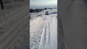 В одной из деревень 5 дней не чистят дорогу!!!