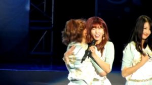 121031 Hyuna Sohyun Cute Hug