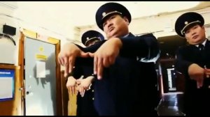 Танец якутских полицейских
