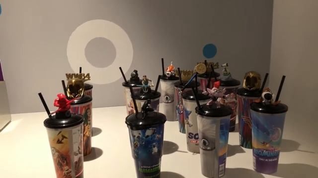 ВЛОГ-снова крашу волосы, на разведке в новом кинотеатре,выбираю платье, добралась до Urban Decay смотреть онлайн