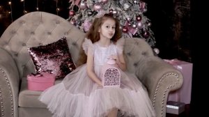 "Новый год, елка, шарики, хлопушки"