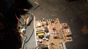 Разбор телевизора Самсунг 2000 года.mp4