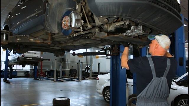 Плановое техническое обслуживание автомобиля Skoda Karoq 1.4 TSI смотреть онлайн