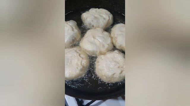 БЕЛЯШИ ОТ ДУШИ!!! ОЧЕНЬ ВКУСНЫЕ ДОМАШНИЕ БЕЛЯШИ С МЯСОМ ПРОСТОЙ РЕЦЕПТ!#беляши #вкусныерецепты