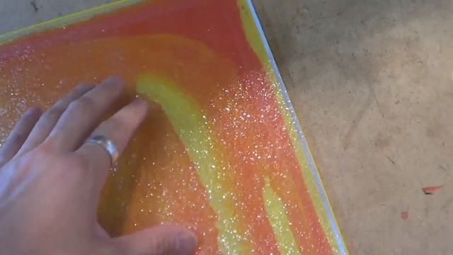 Живая плитка оранжевая на желтой подложке смотреть онлайн