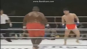 Шок! 300 кг сумоист VS 70 кг боец MMA. Смотреть до конца!))