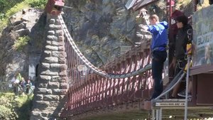 Kawarau Bridge Bungy Jump - Прыжок с моста Kawarau в Новой Зеландии