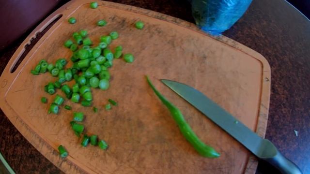 Мясная окрошка. Рецепт окрошки с отварной телятиной, фазаньими яйцами на квасе из сока берёзового