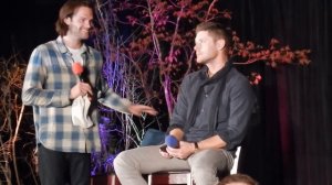 Jensen Ackles reacts to a retweet by Misha Collins