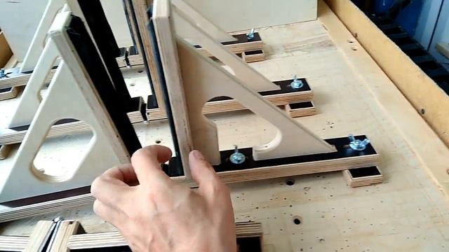 Держатель двери самозажимной с регулировкой смотреть онлайн