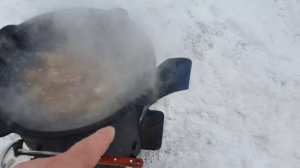 ХОЛОДЕЦ ИЗ СВИНЫХ НОГ В КАЗАНЕ - БЕЗ ЗАПАХА КОПЫТ ПОРОСЕНКА.