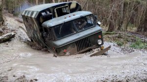 ГАЗ-66 ШИШИГА воин бездорожья. Камаз и Урал курят в сторонке.