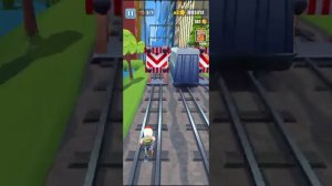 игра мальчик бегает попоездам