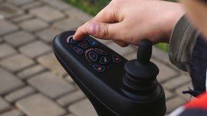 Обзор детской коляски Ortonica Pulse 450 с электроприводом. Как выбрать инвалидную коляску?