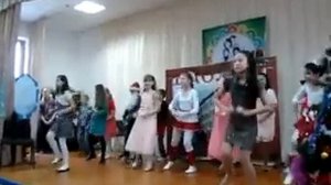 Новогодний танец 5а класс