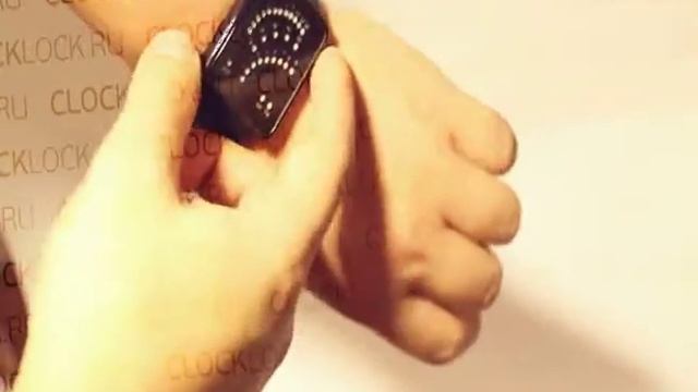 Оригинальные наручные часы "Red&blue space" / Интернет-магазин ClockLock.ru смотреть онлайн