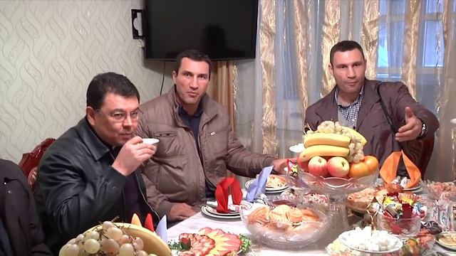 Братья Кличко в Таразе(Джамбуле) и Луговом смотреть онлайн