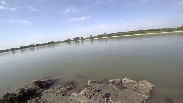 Последний шанс поймать сазана в городе! Рыбалка с ночевкой. Лещ и язь на фидер. смотреть онлайн