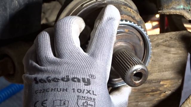 Замена кольца АБС на ШРУСе. ABS ring replacement Volvo, Audi, VW