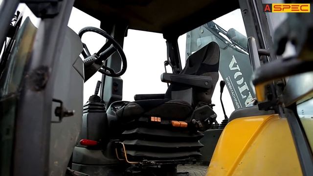 Экскаватор-Погрузчик Вольво BL 71 выполнение строительных работ смотреть онлайн