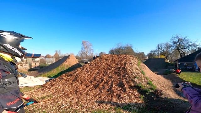 ►катаем ОГРОМНЫЕ ДЁРТЫ на МТБ от 1 лица | ДЁРТПАРК на ЗАДНЕМ ДВОРЕ◄ [Today We Ride] смотреть онлайн