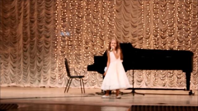 Варя Чужинова "Серебристые снежинки" г.Волгоград 16.12.2017г.(2) смотреть онлайн