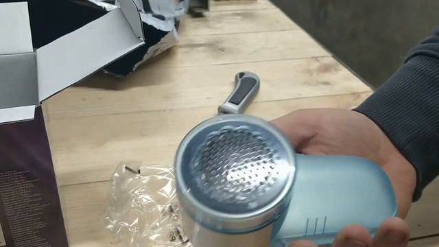 Машинка для стрижки катышков PHILIPS Fabric Shaver GC026/00 Blue смотреть онлайн