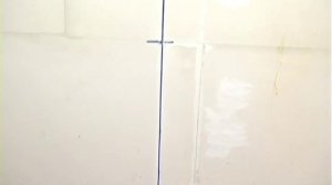 Выравнивание стен. Установка штукатурных маяков на стенах.