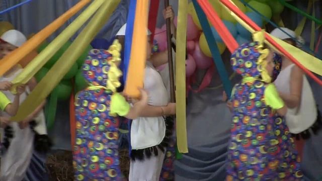 Зразковий ансамбль танцю "Непоседы" смотреть онлайн