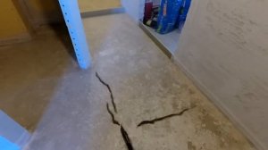 Наливной пол по реперным маякам VS Выравнивание пола плиточным клеем! Подготовка пола!