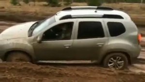 На дастере на рыбалку, а он может и по грязи