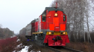 ТЭМ18ДМ-571 с вагоном-дефектоскопом следует через о.п. 117 км