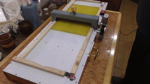 Стол для прокатки вощины с электро приводом