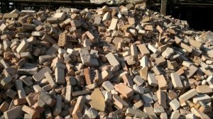 Кирпичный бой, бой кирпича, битый кирпич