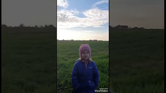 "Ходит наша бабушка " стихотворение в исполнении Анастасии 3 года . смотреть онлайн