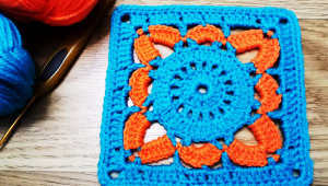 Квадратный МОТИВ крючком. Берём контрастные цвета и вяжем красоту