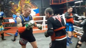 Muay Thai. Лоукик-тип-бэкфест-хук-апперкот-хук